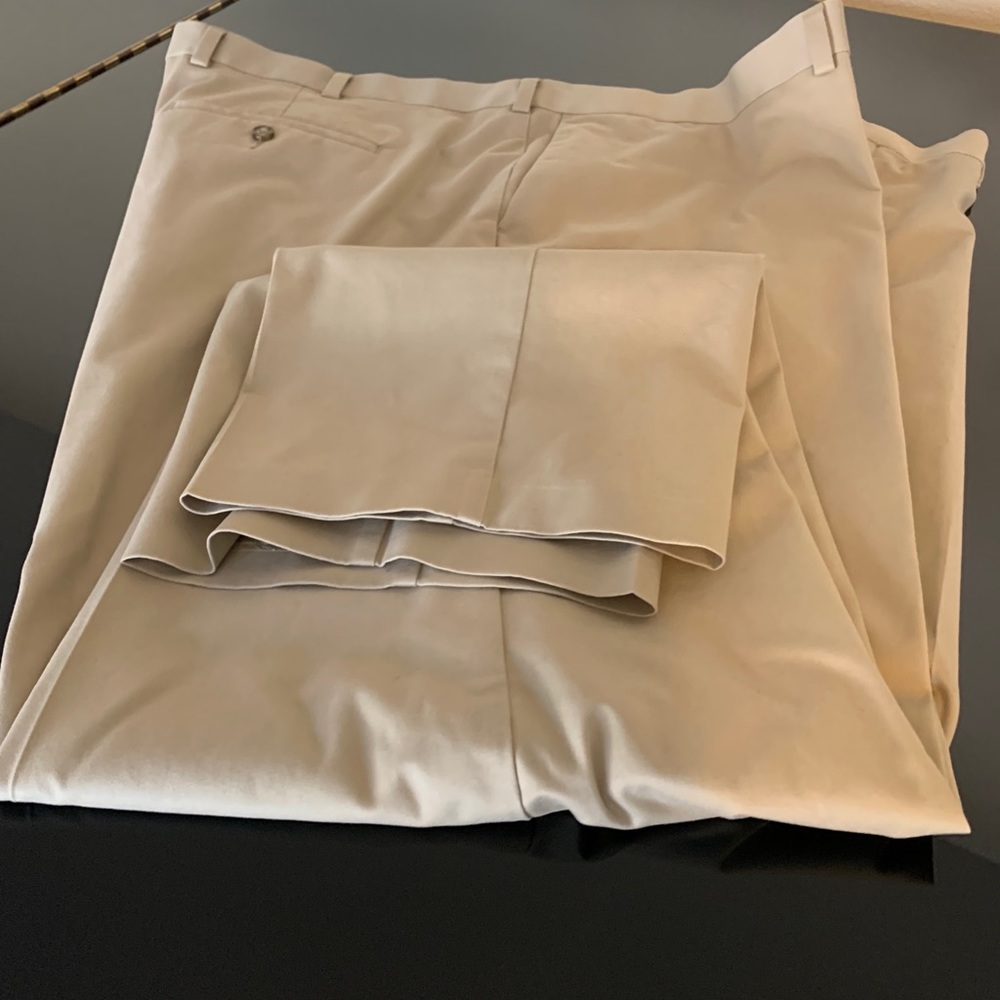 Roundtree & Yorke Khaki Pants